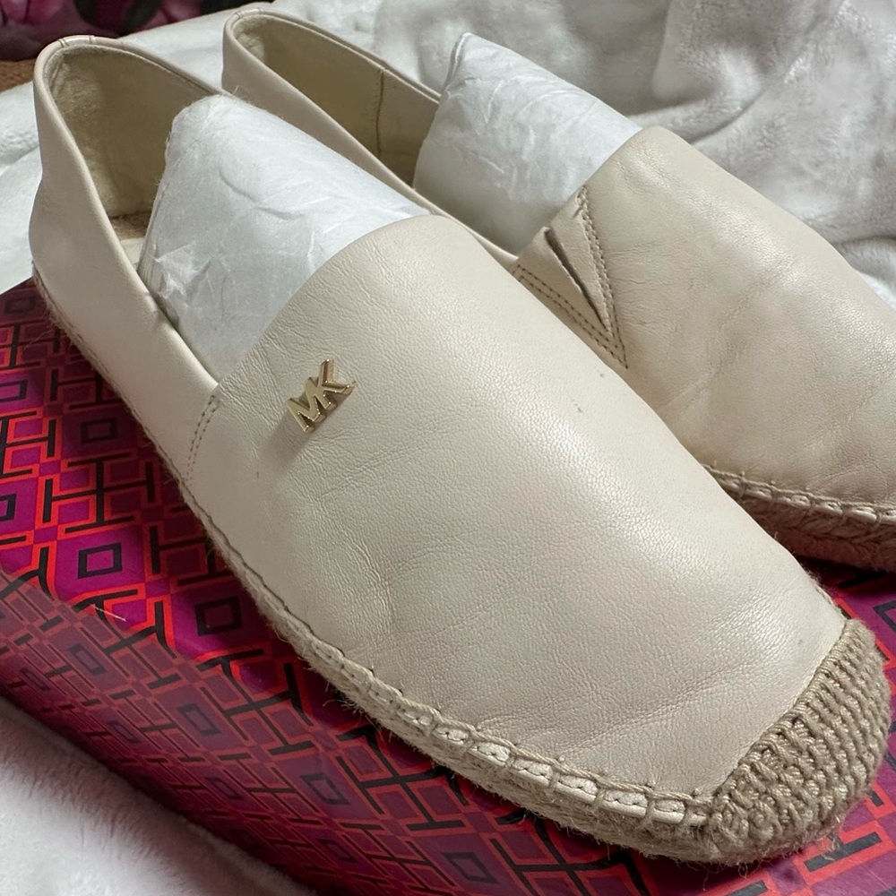 PRICE FIRM!!!!Michael Kors Cream Leather Espadrille Slip-Ons with Gold MK Accent